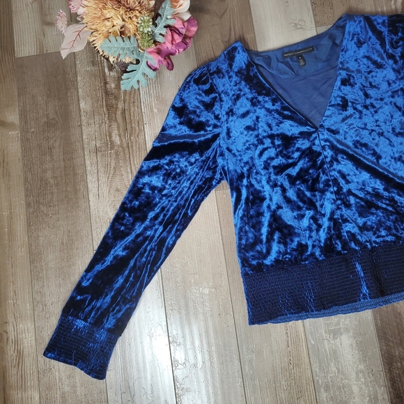 WHBM Crushed Velvet V-Neck Women's Blouse Size Medium Twilight Blue EUC - Picture 15 of 16